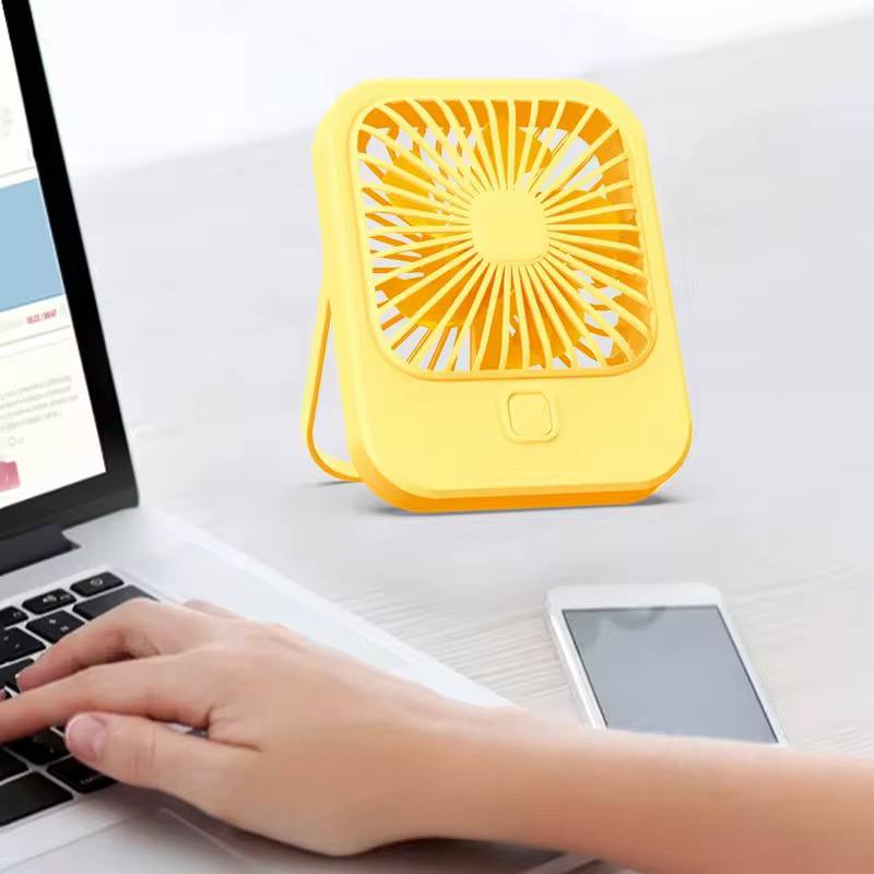 مروحة محمولة USB – عملية وخفيفة لكل الأوقات