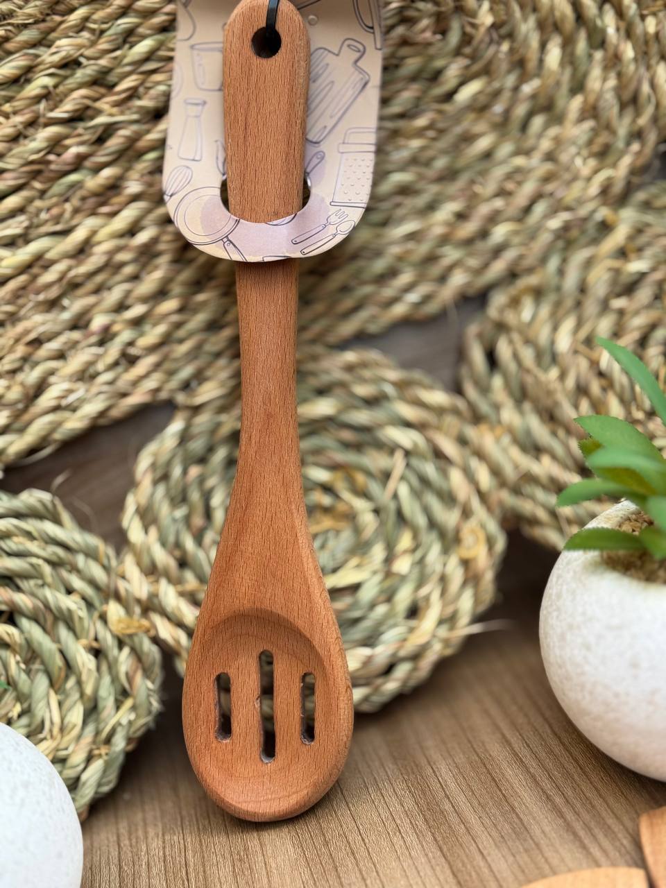 مجموعة معالق خشب زان للمطبخ – صحية، عملية، ومقاومة للحرارة