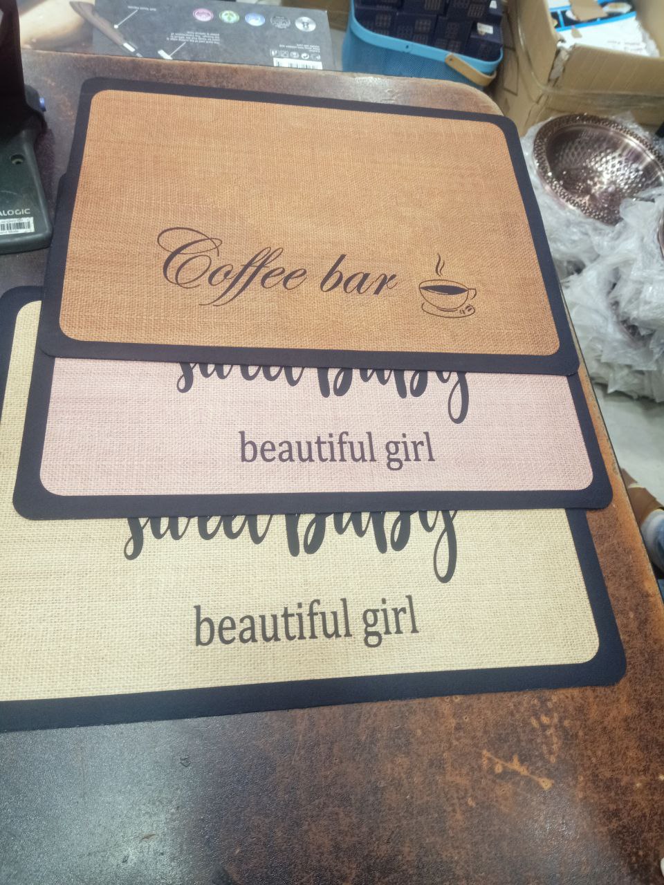 كوستر جلد بتصميم Coffee – لمسة ديكورية أنيقة وعملية للمنزل والكوفي كورنر