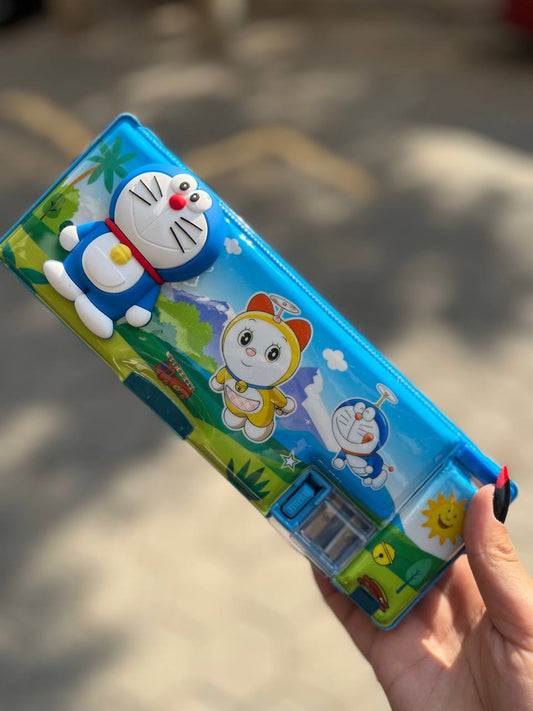 مقلمة أطفال ثلاثية الأبعاد بتصميم شخصيات كرتونية محبوبة ✨🖊️