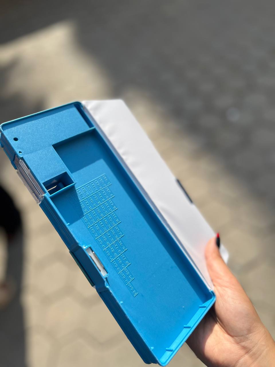 مقلمة أطفال ثلاثية الأبعاد بتصميم شخصيات كرتونية محبوبة ✨🖊️