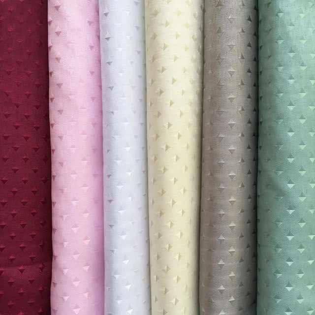 ستارة بانيو مقاومة للماء – تصميم عملي وأنيق