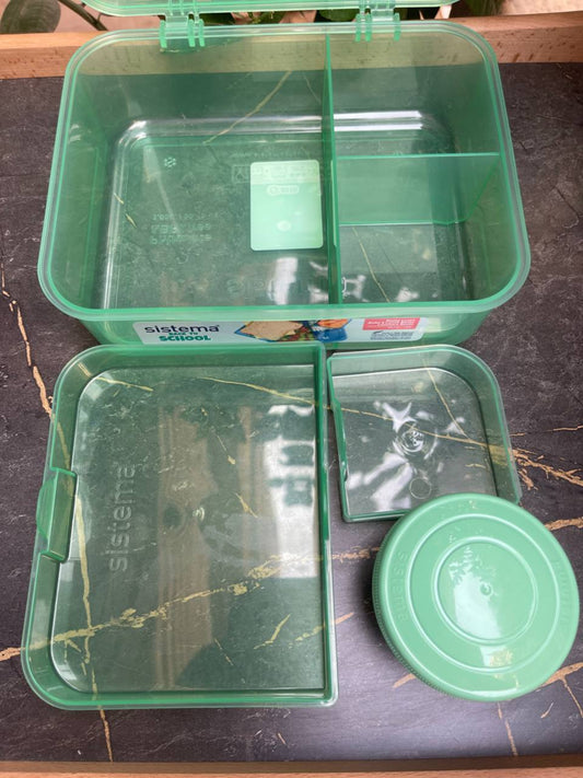 لانش بوكس Sistema بسعة 1.65 لتر مع علبة صوص – تنظيم مثالي لوجبتك أينما كنت 🍱✨