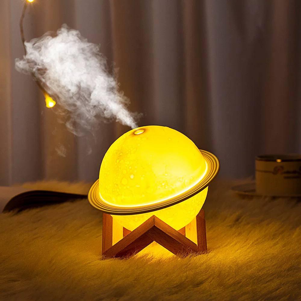 فواحة مضيئة بقاعدة خشب – ديكور وراحة في كل ركن 🕯️🌿
