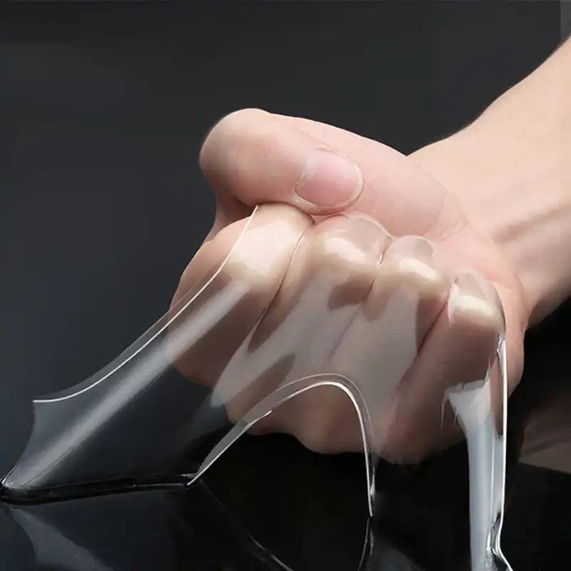 شريط لاصق سيليكون – الحل السهل للتثبيت بدون مسامير أو تلف في الحوائط