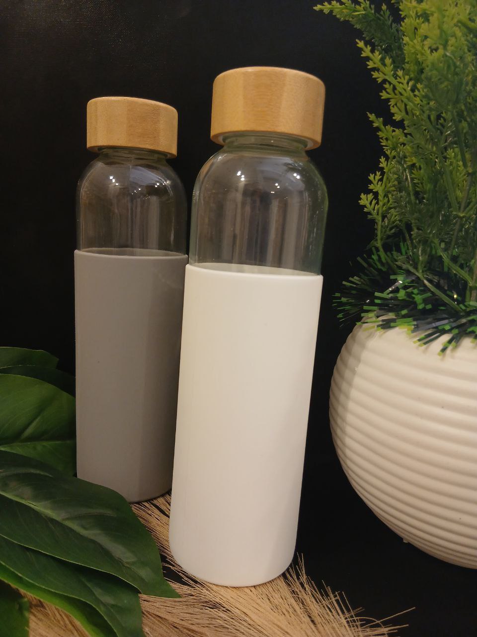 💧 زجاجة مياه زجاج × سيليكون × غطاء خشب – 500 مل