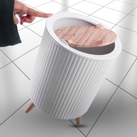 باسكت ديكوريشن متعدد الاستخدام – تصميم عصري بغطاء وأرجل خشبية | سعة 8.5 لتر 🗑️✨