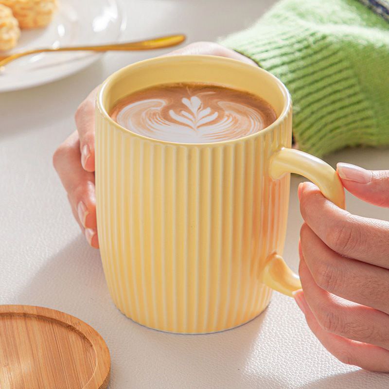 ☕ مج بورسلين مضلع بغطاء خشب + معلقة