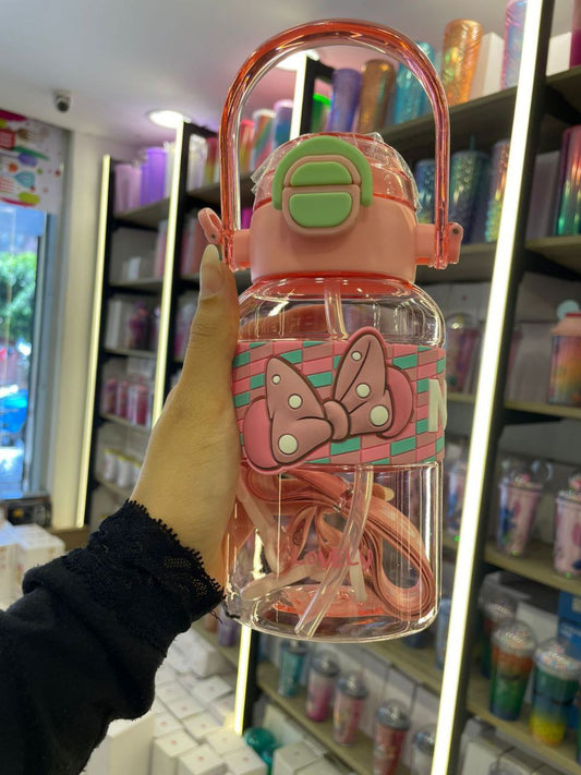 زمزمية ديزني الأصلية للأطفال | سعة 900 مل – خامة صحية وتصميم مستورد