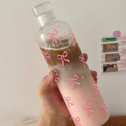 زجاجة مياه كريستال شكل فيونكه – أناقة وترطيب في كل لحظة