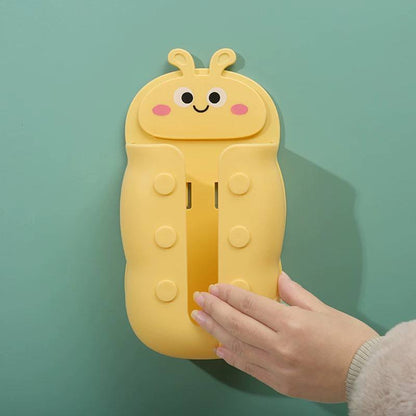 علبة مناديل كرتونية بتصميم يرقة مرحة – لمسة بهجة في كل ركن