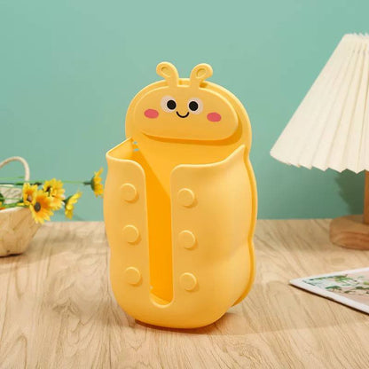 علبة مناديل كرتونية بتصميم يرقة مرحة – لمسة بهجة في كل ركن