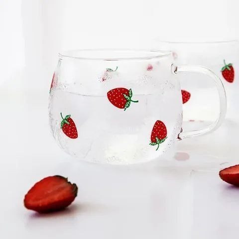 مج كابتشينو بايركس فراولة – تصميم بيضاوي مستورد 400ml