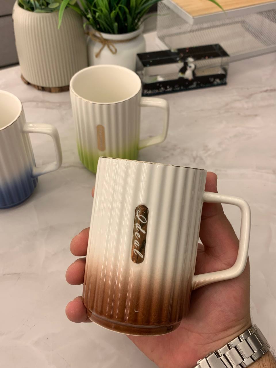 مج بورسلين حراري فاخر بلمسة جولد – تصميم أنيق للاستخدام اليومي والهدايا