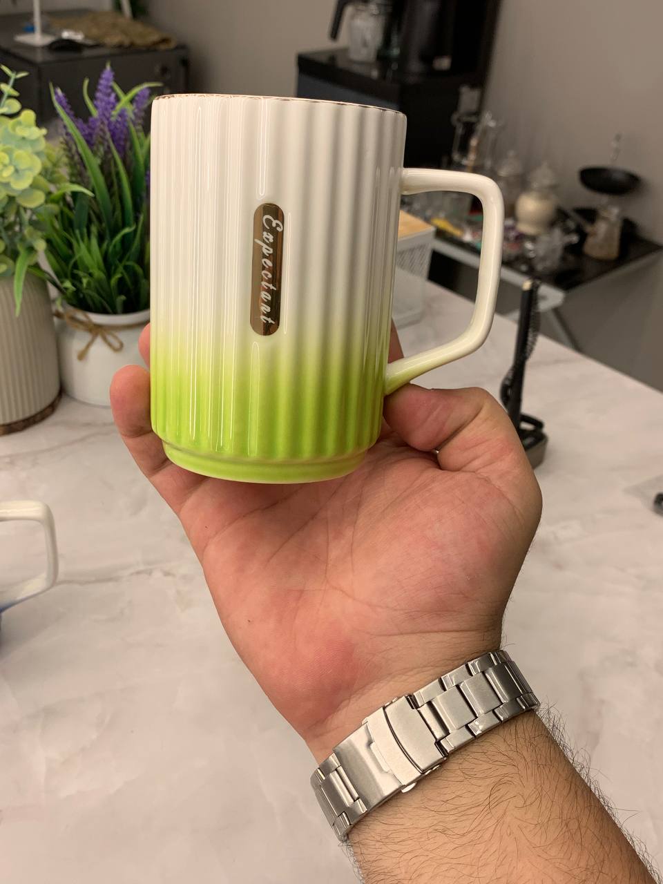 مج بورسلين حراري فاخر بلمسة جولد – تصميم أنيق للاستخدام اليومي والهدايا