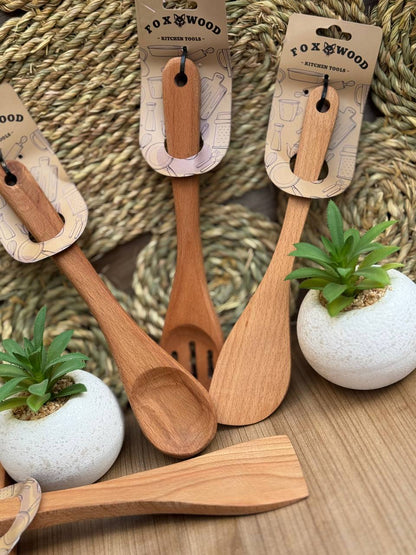 مجموعة معالق خشب زان للمطبخ – صحية، عملية، ومقاومة للحرارة