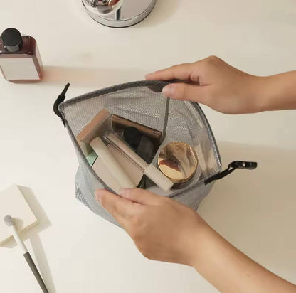 شنطة الإكسسوارات والمكياج – تنظيم وأناقة في كل وقت