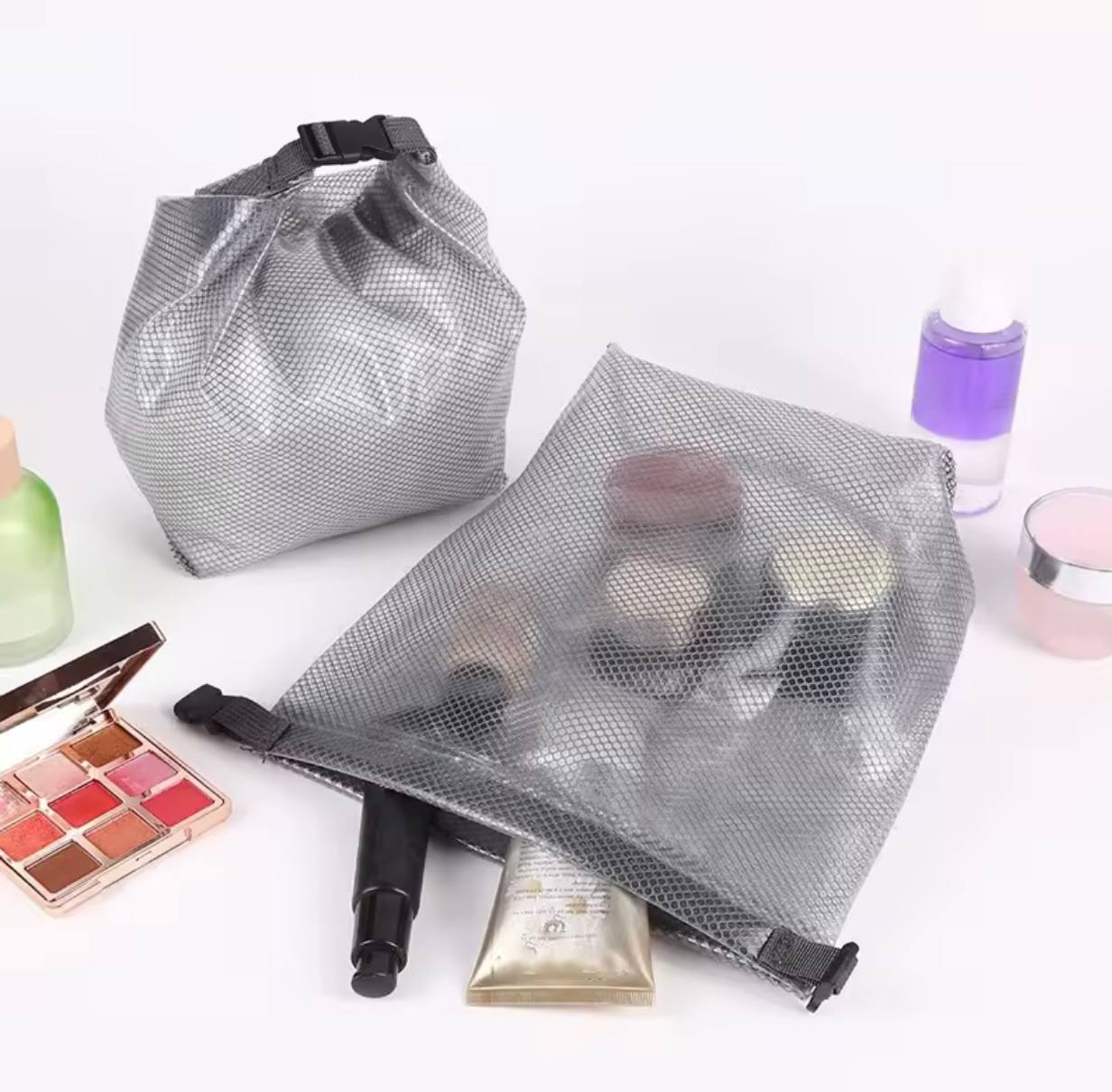 شنطة الإكسسوارات والمكياج – تنظيم وأناقة في كل وقت