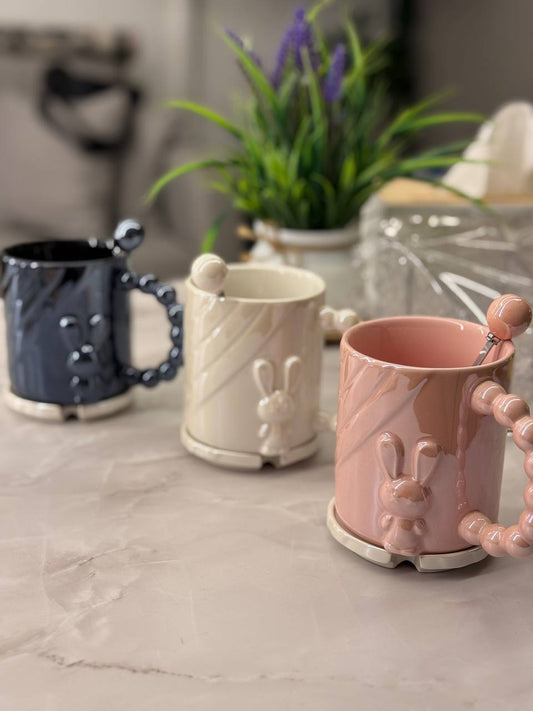 مج بورسلين حراري بغطاء ومعلقة – تصميم فاخر للاستخدام اليومي والهدايا