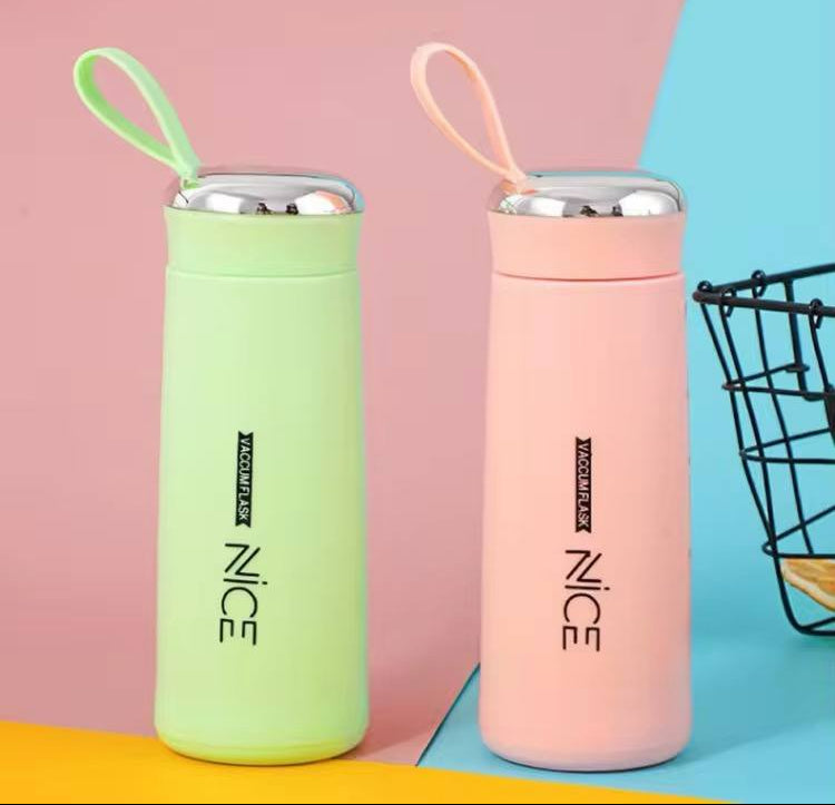 ترمس زجاج صحي بطبقة سيليكون للحماية – تصميم عملي بغطاء محكم وجودة عالية