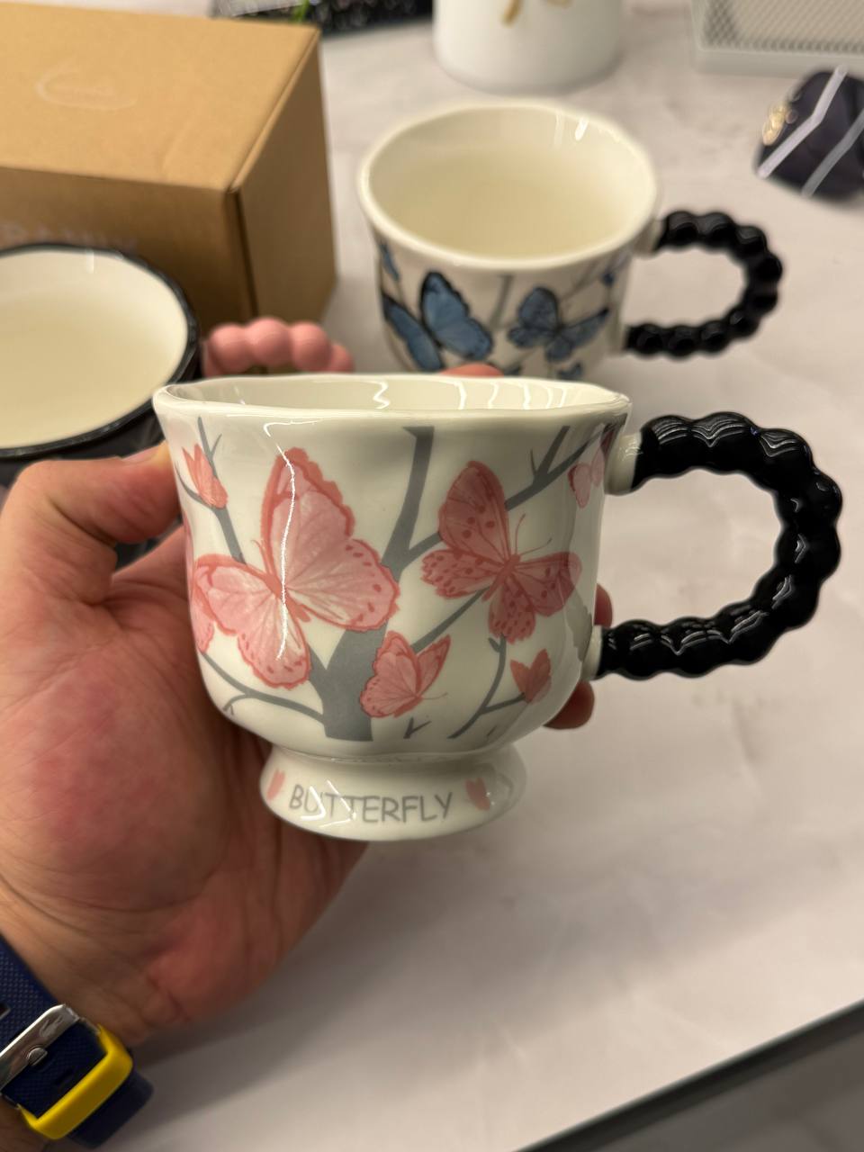 مج بورسلين بونشينا بتصميم أنيق – فخامة في كل رشفة