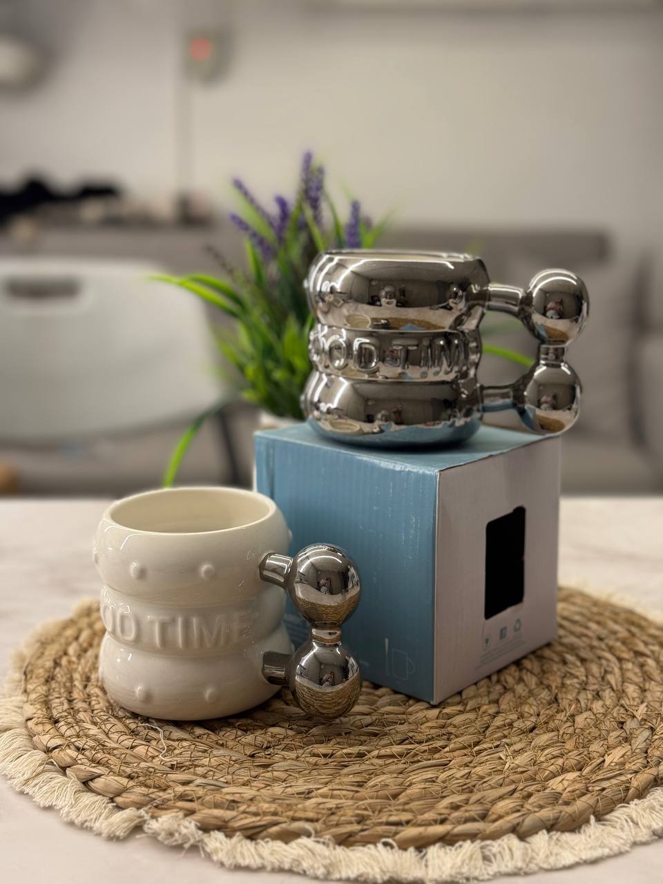 مج بورسلين بلاتيني فاخر – تصميم أنيق للمشروبات الساخنة