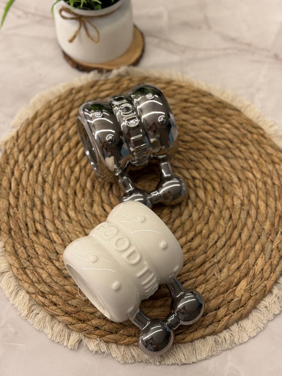 مج بورسلين بلاتيني فاخر – تصميم أنيق للمشروبات الساخنة