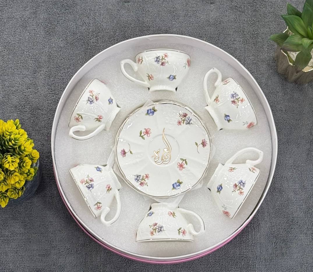 طقم القهوة الكلاسيك البورسلين – أناقة الضيافة في كل مناسبة