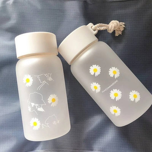 زجاجة مياه 500ml – تصميم عباد الشمس العملي والأنيق 💛🌻