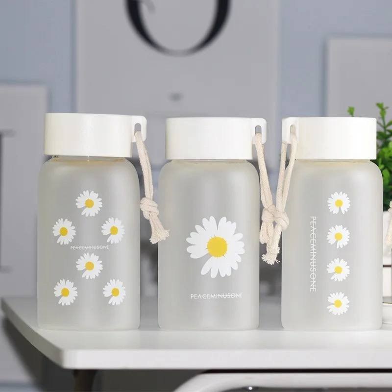زجاجة مياه 500ml – تصميم عباد الشمس العملي والأنيق 💛🌻