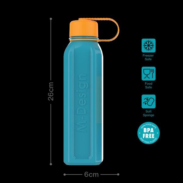 💧 زجاجة مياه مربعة من M.Design – أناقة وانتعاش طوال اليوم! 🌸