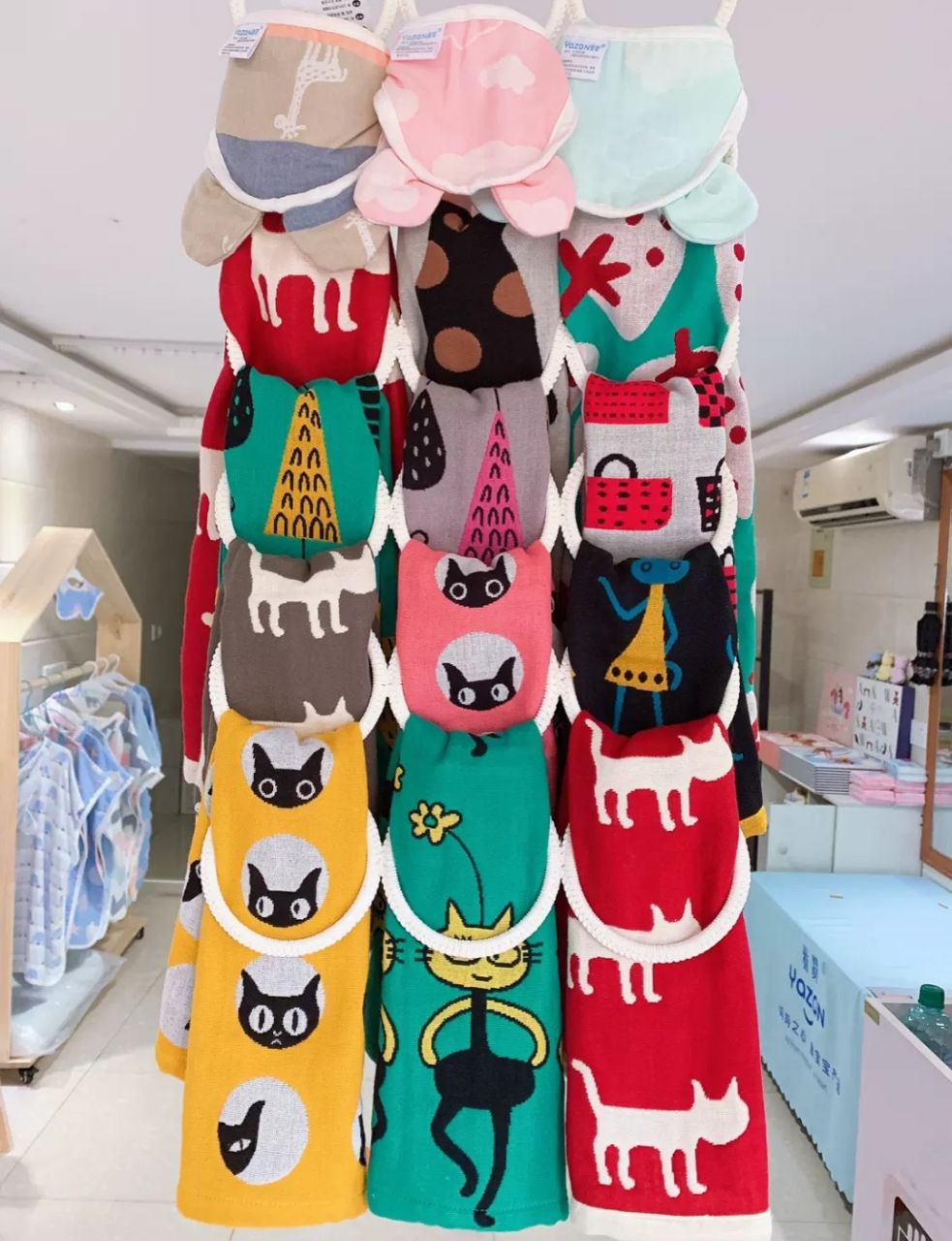 🧣 The 28-Eye Scarf Hanger – The Genius Solution to Organize Your Closet!