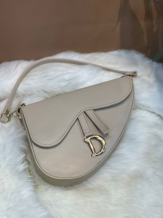 شنطة Dior Shoulder & Cross – تصميم عصري، مقاس متوسط
