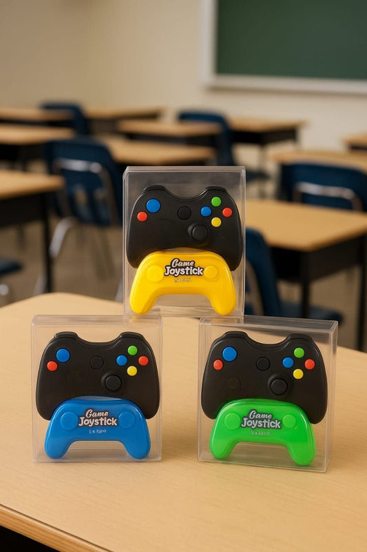 استيكة وبراية على شكل ذراع بلايستيشن 🎮✨