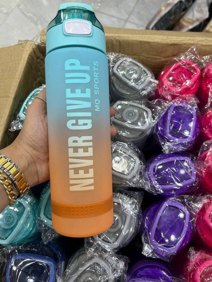 🥤 زجاجة مياه "Never Give Up" – سعة 1000 مل