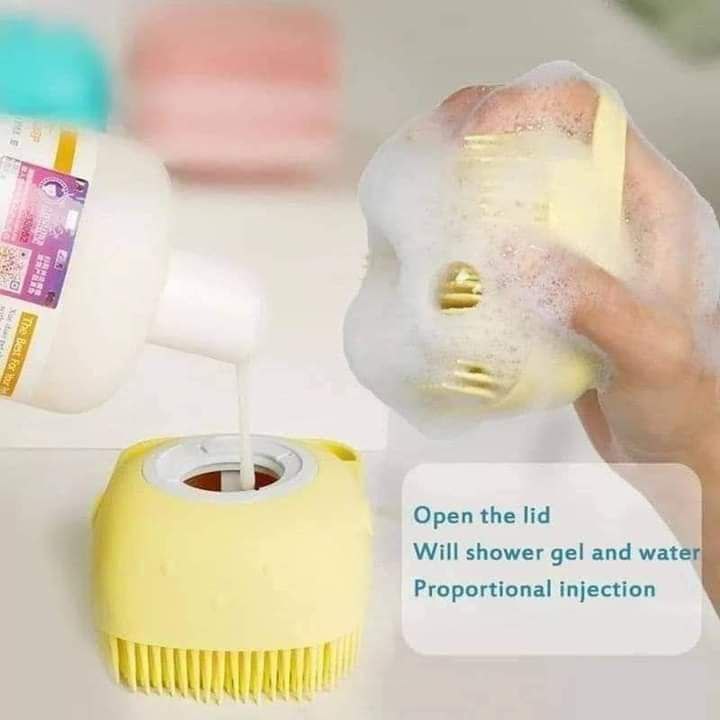 🛁 ليفة استحمام سيليكون بكاميرا رغوة – عناية وراحة بلمسة واحدة