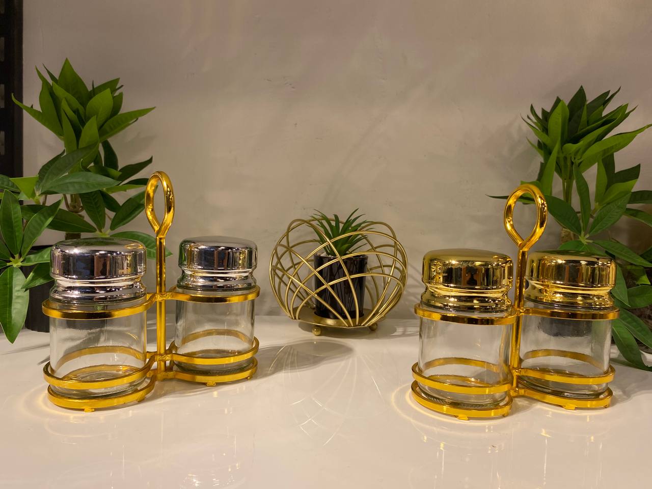طقم ملاحات زجاج بلمسة دهبي × سيلفر – أناقة على سفرتك ✨💎