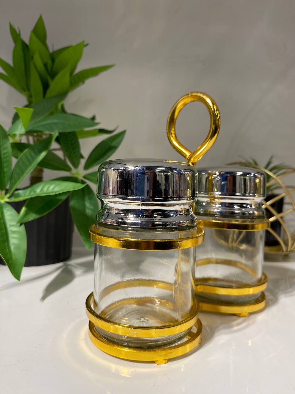 طقم ملاحات زجاج بلمسة دهبي × سيلفر – أناقة على سفرتك ✨💎