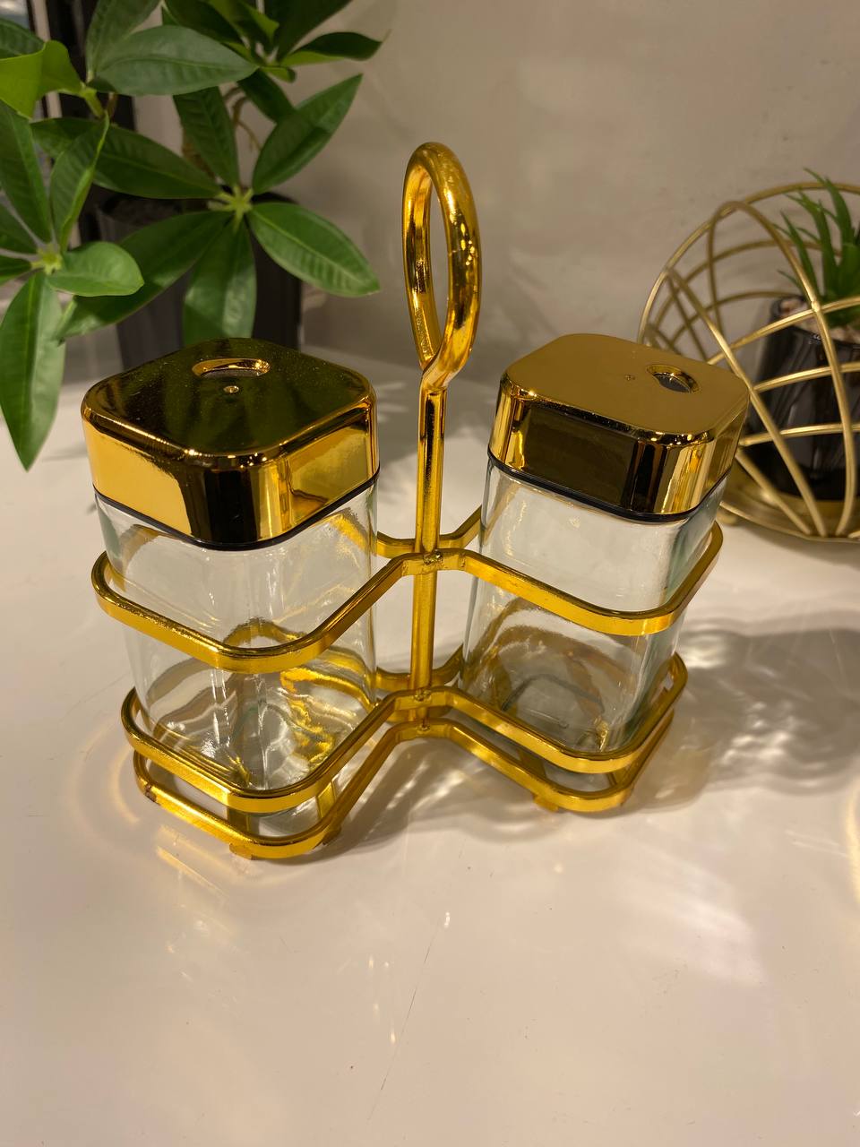 طقم ملاحات زجاج بلمسة دهبي × سيلفر – أناقة على سفرتك ✨💎