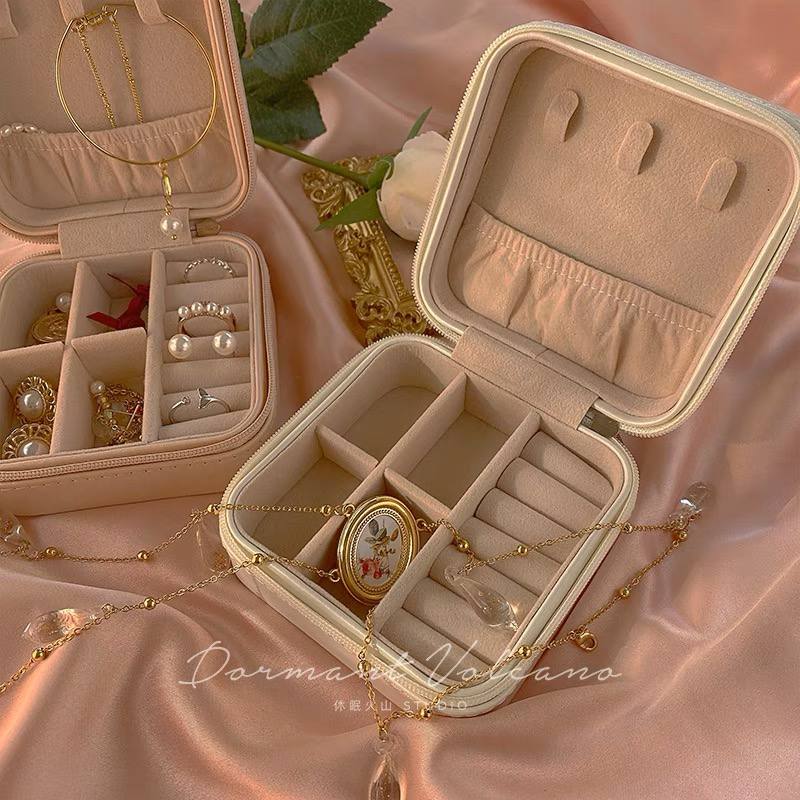 منظم إكسسوارات ميني – جلد أنيق وسهل الحمل | مثالي للسفر والتنظيم اليومي 💍👜 