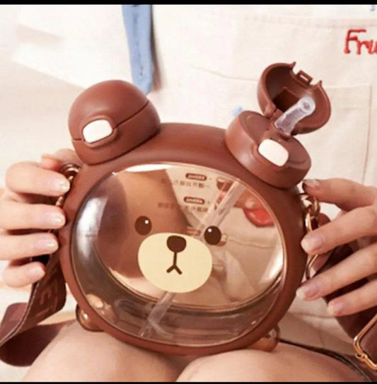 🐻✨ زجاجة الدبدوب الأنيقة – الرفيق المثالي لمشروباتك اليومية
