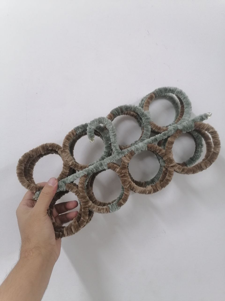 🧣 The 28-Eye Scarf Hanger – The Genius Solution to Organize Your Closet!