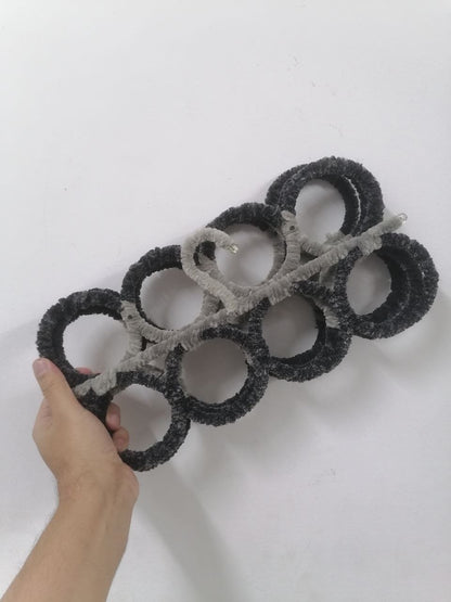 🧣 The 28-Eye Scarf Hanger – The Genius Solution to Organize Your Closet!