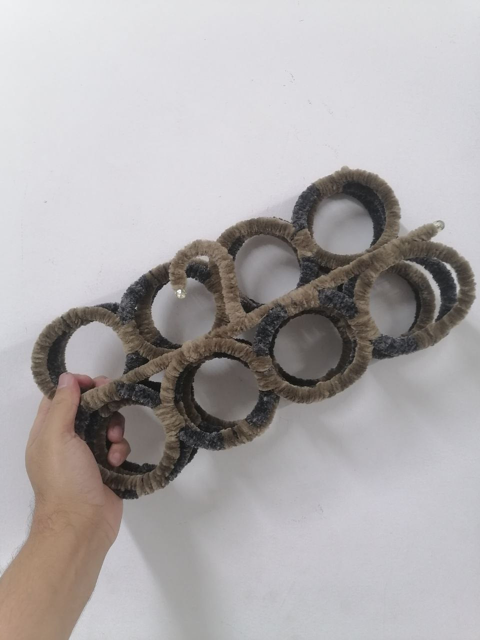 🧣 The 28-Eye Scarf Hanger – The Genius Solution to Organize Your Closet!