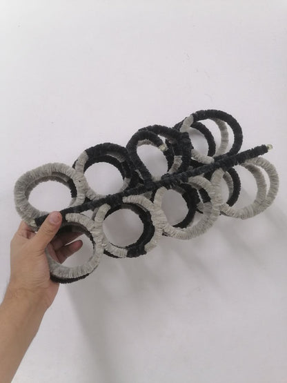 🧣 The 28-Eye Scarf Hanger – The Genius Solution to Organize Your Closet!