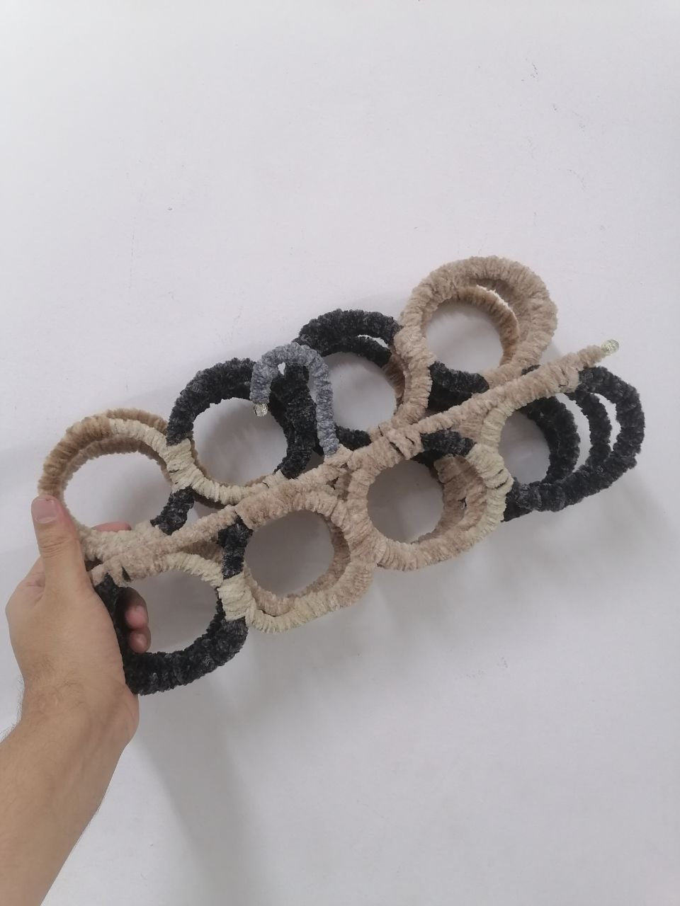 🧣 The 28-Eye Scarf Hanger – The Genius Solution to Organize Your Closet!