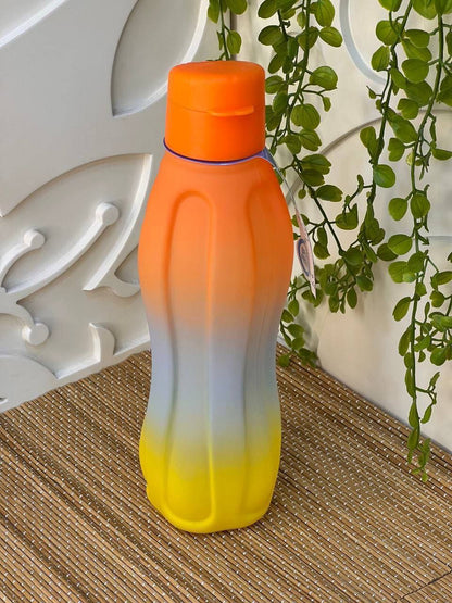 زجاجة مياه بلاستيك صحية وعملية – بألوان صيفية جذابة