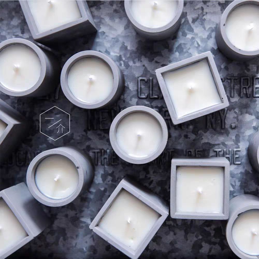 🕯️ شمعه ديكور بإضاءة ورم – للجو الدافي والمود الهادي