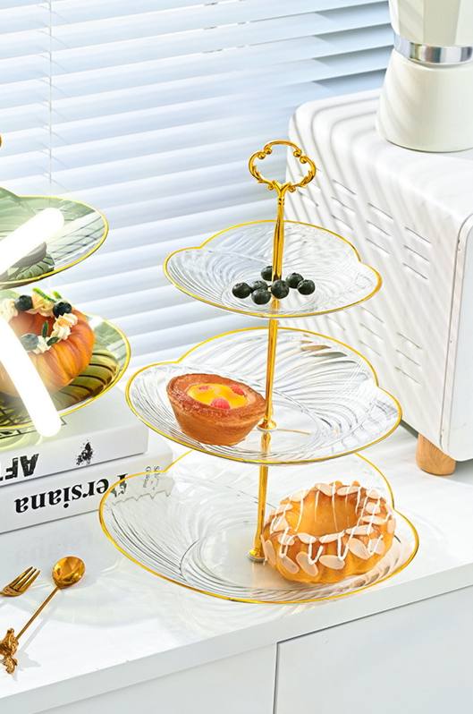 ✨ شيّالة أكريليك 3 دور – أناقة وتقديم شيك! 🍰🧁 
