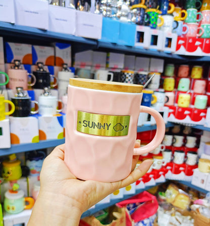 مج بورسلين SUNNY الفاخر بغطاء ومعلقة – تصميم مثالي للهدايا